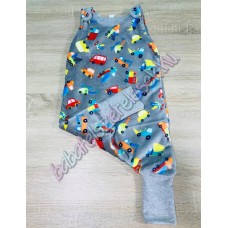 Kamáslis szürke pici autós tipegő hálózsák