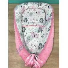 Babafészek - rózsaszín-szürke állatos + pihe-puha minky Babafészek - rózsaszín-szürke állatos + pihe-puha minky