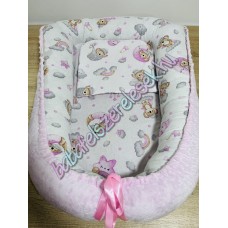 Babafészek - rózsaszín-szürke alvó koalás + pihe-puha világos rózsaszín minky Babafészek - rózsaszín-szürke alvó koalás + pihe-puha világos rózsaszín minky