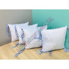 Világoskék minky-s párnás rácsvédő